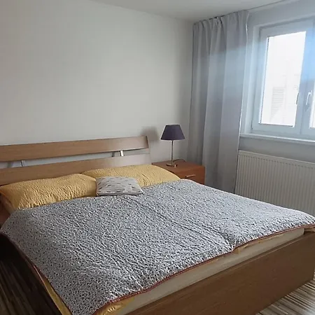 S Vyhladom Na Bojnicky Zamok Bojnice