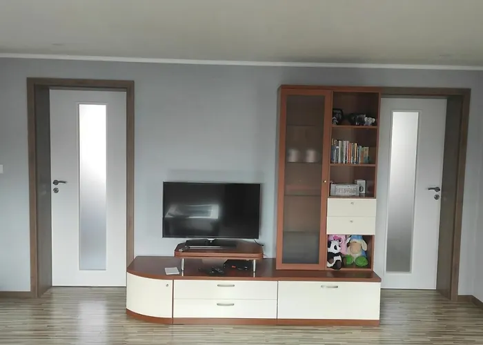 S Vyhladom Na Bojnicky Zamok شقة بايموتْسْ