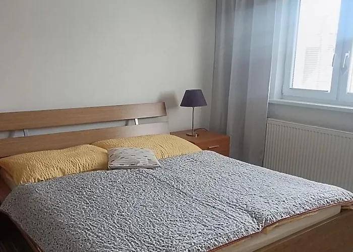 S Vyhladom Na Bojnicky Zamok بايموتْسْ